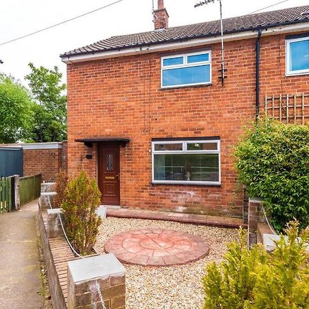 Cheerful 3 Bedroom Home With Parking Near Chester Saughall Luaran gambar